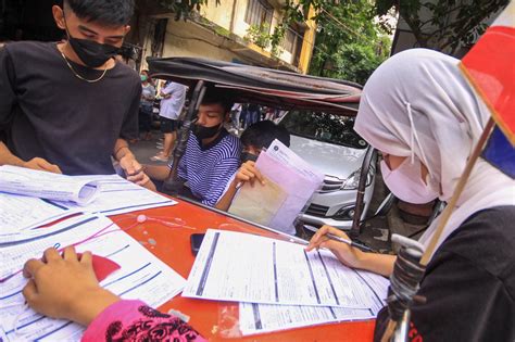 comelec bet on voting for barangay election videos